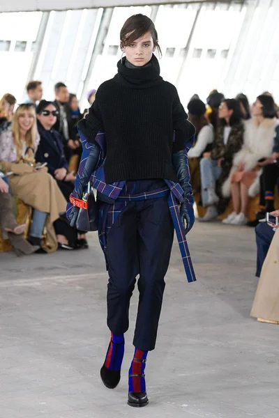 Look 8